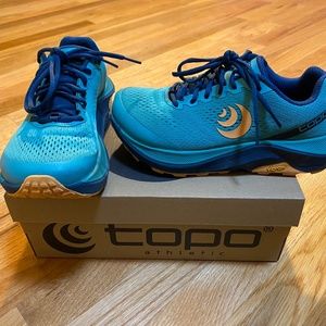 Topo Athletic Ultraventure Size 6
